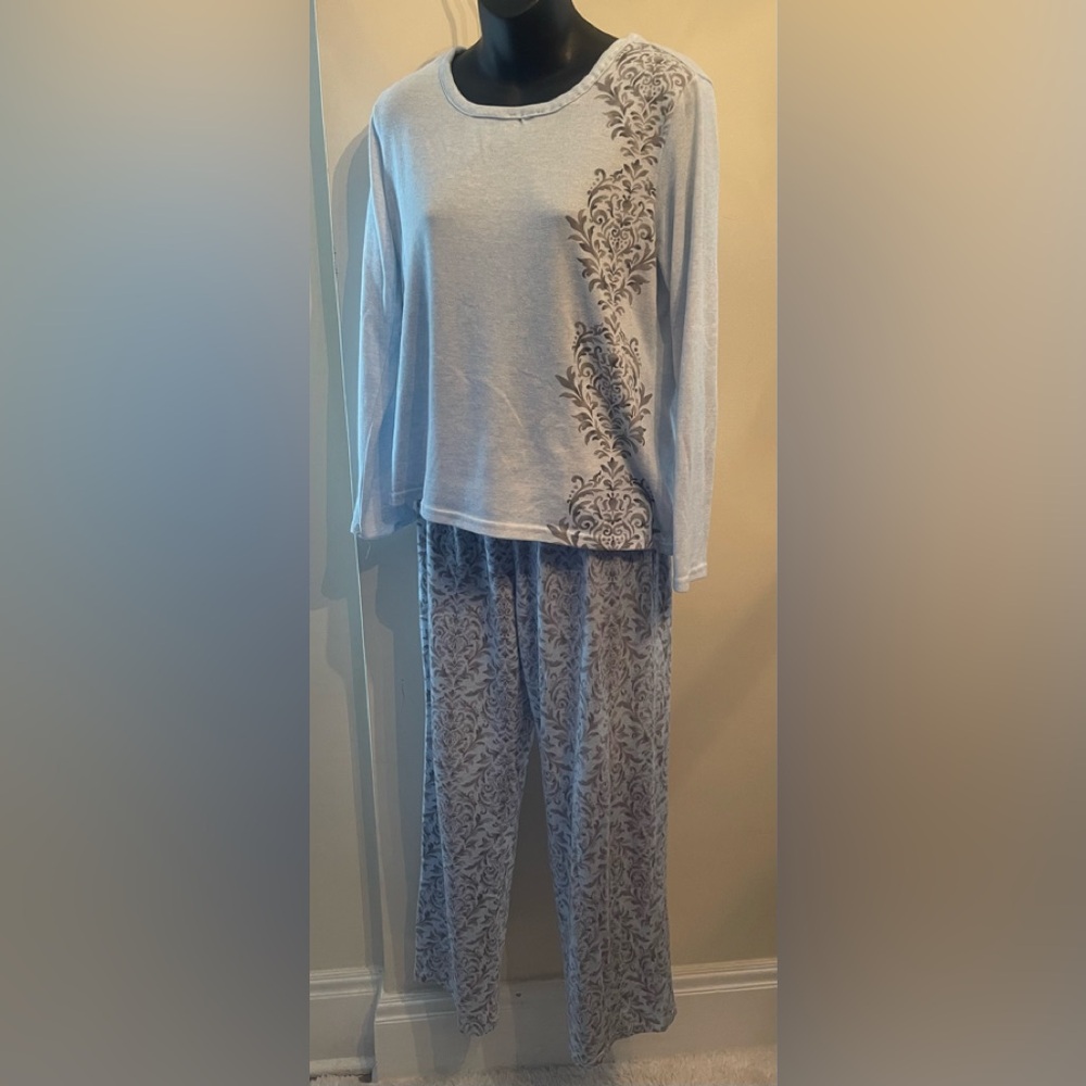 Laura Ashley Blue & Grey 2pc Pj Set Size Medium